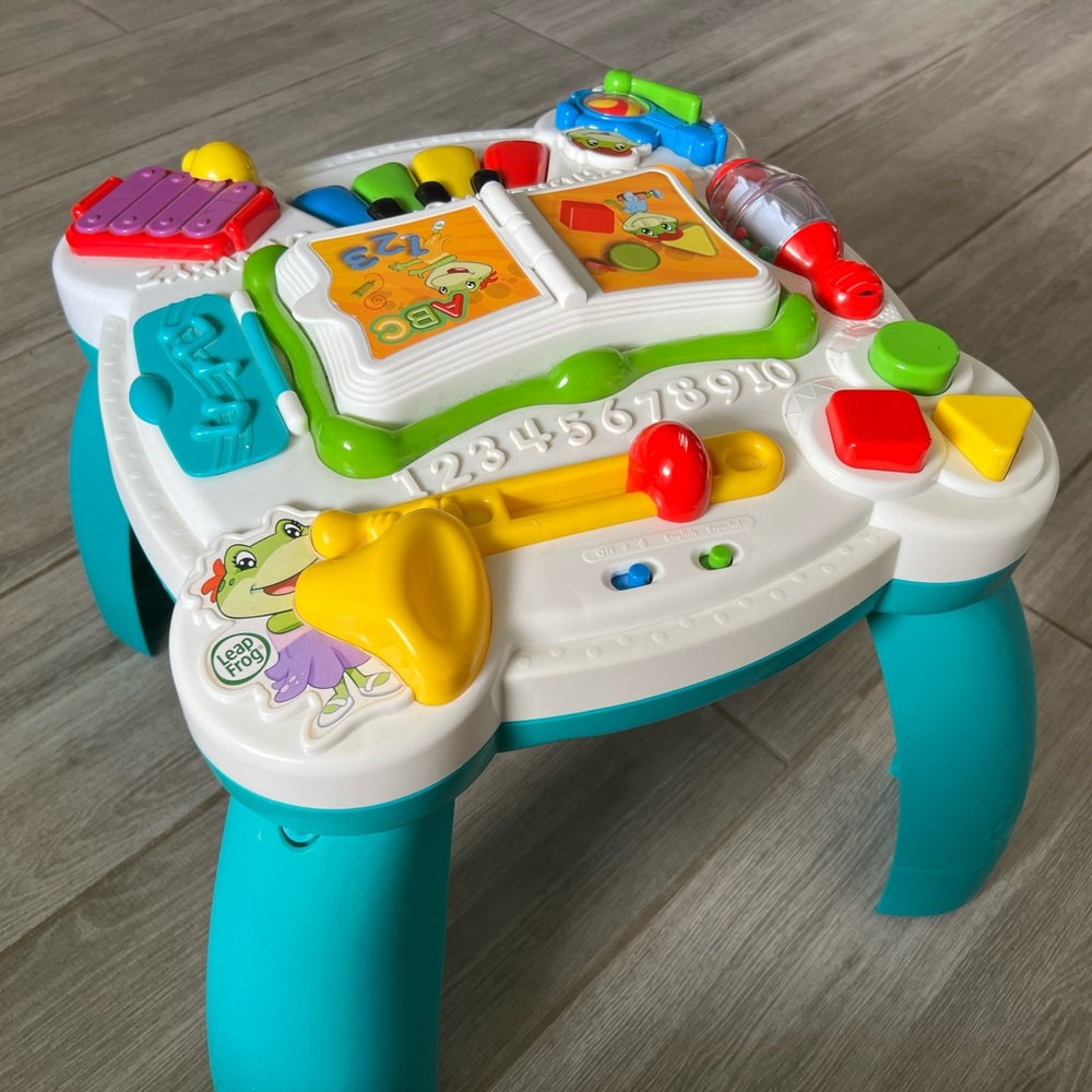 Leap Frog Learn and Move English Spanish French
